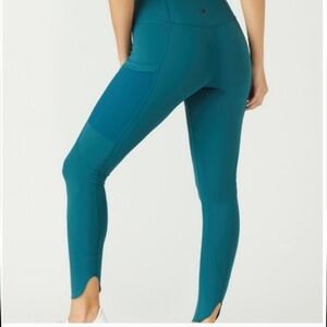 Glyder Flash Leggings Women's Size Medium Side Mesh Pockets‎